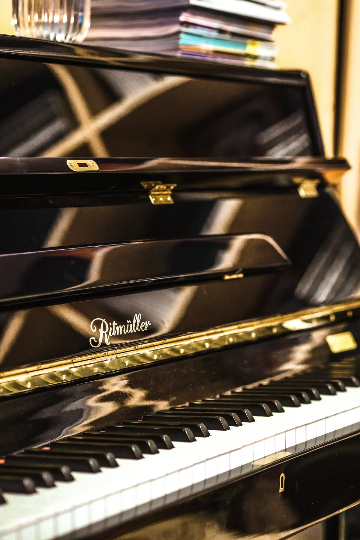 The Ritmüller piano in the Café Littéraire